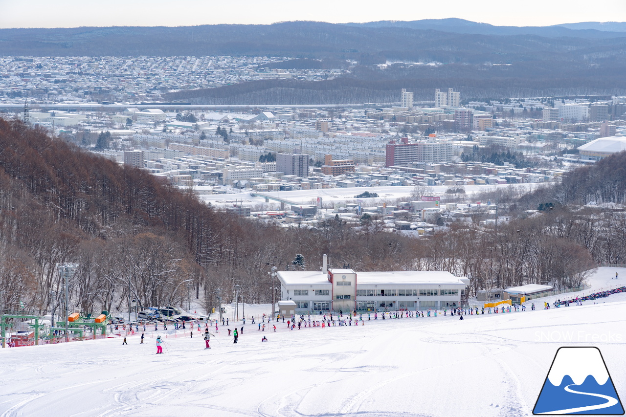 札幌藻岩山スキー場｜ふわっふわの粉雪シーズン到来！思いっきり多彩なコースを楽しみましょう！